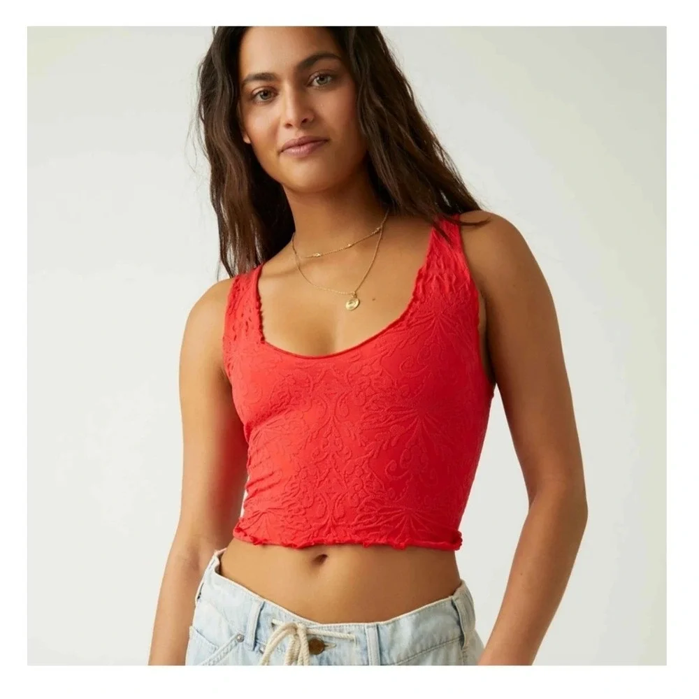 Free People Here For You Cropped Cami Tank Top M/L Red Textured Floral Lace - Picture 3 of 8